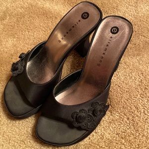 ellemenno Black Platform Shoes With Double Flower and Black Rhinestone Accent